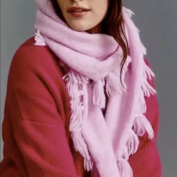 NWT Anthropologie Tasseled Triangle Scarf Pink - Picture 1 of 2